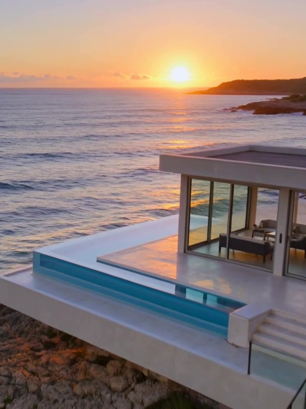 Propriété contemporaine en bord de littoral
